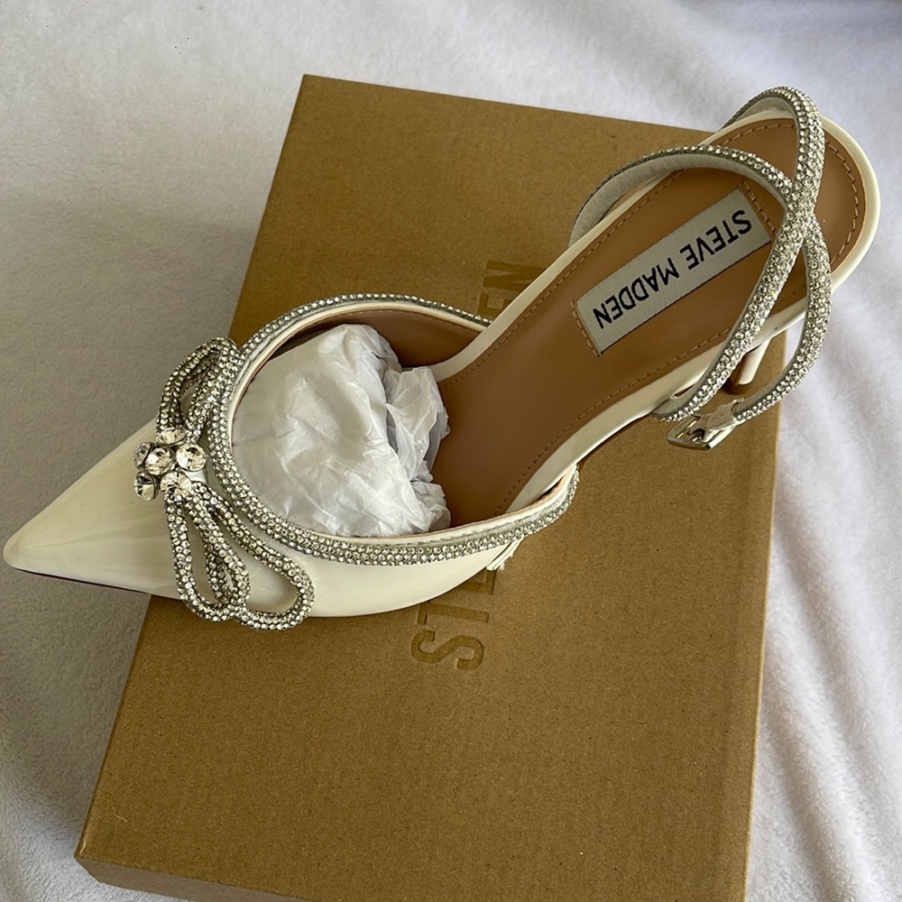 Off white Steve Madden heels brand new size 9w